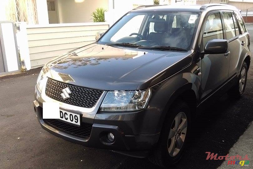 2009' Suzuki Grand Vitara photo #4