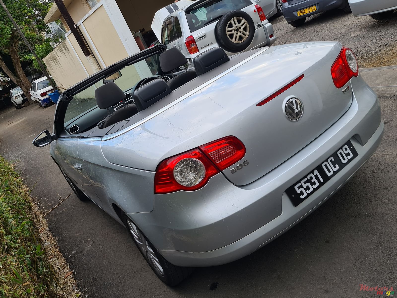 2009' Volkswagen Eos Cabriolet photo #4