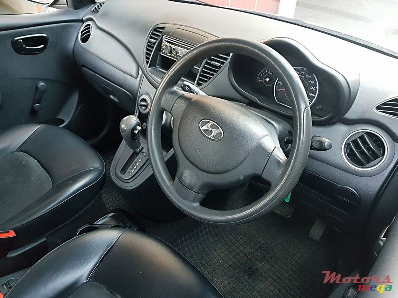 2012' Hyundai i10 automatic photo #4