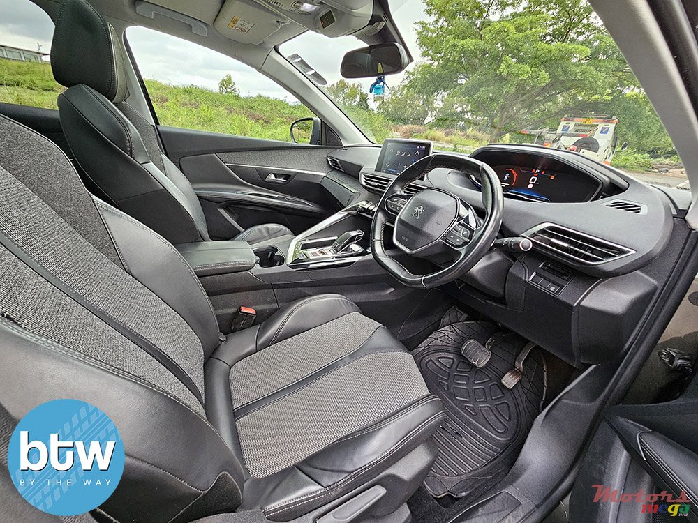 2018' Peugeot 3008 Allure photo #5