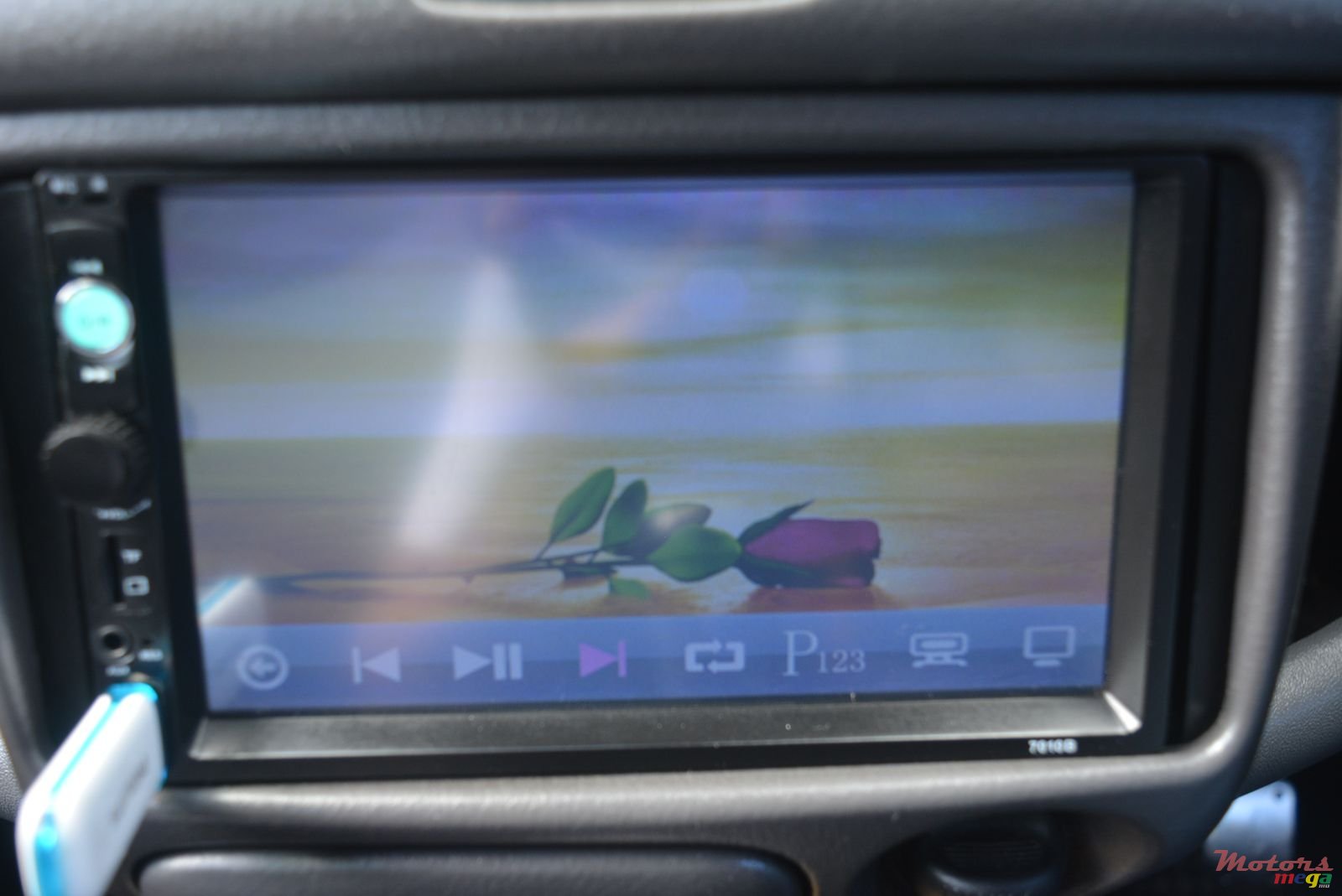 2002' Toyota Vitz photo #6