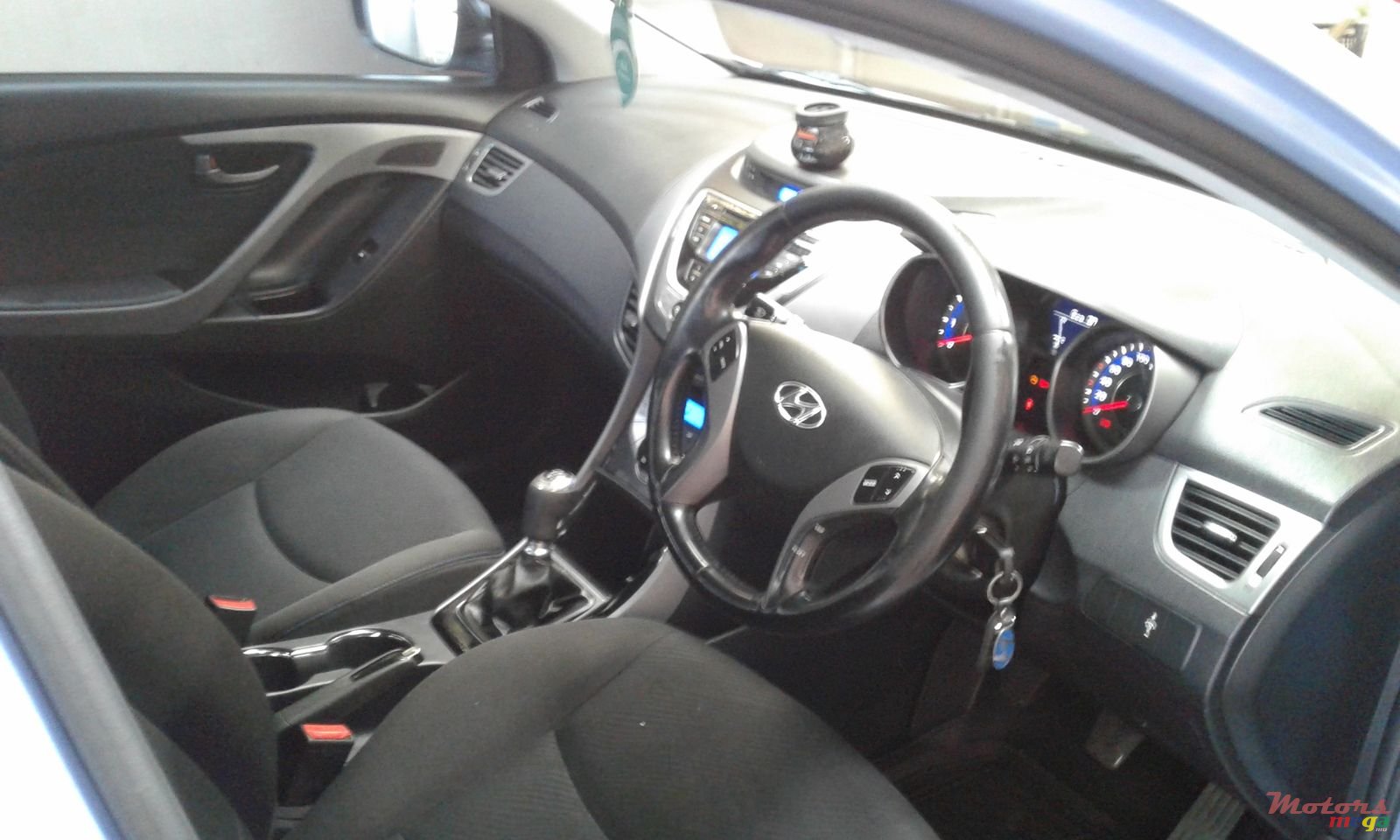 2013' Hyundai Elantra photo #5