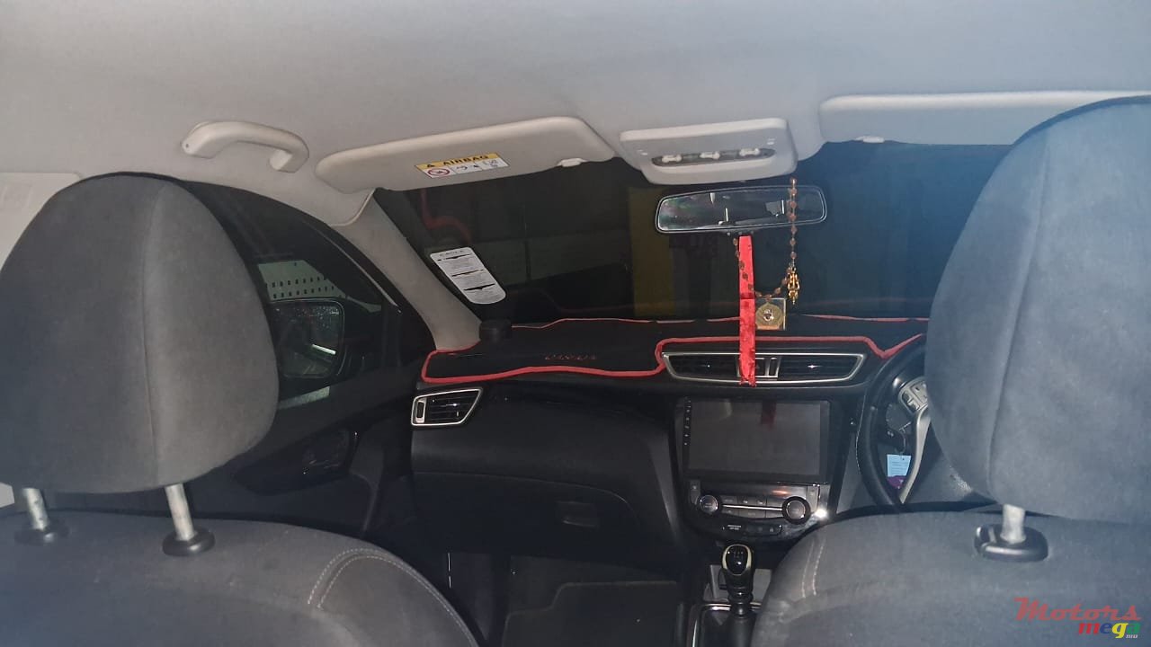 2015' Nissan Qashqai photo #4