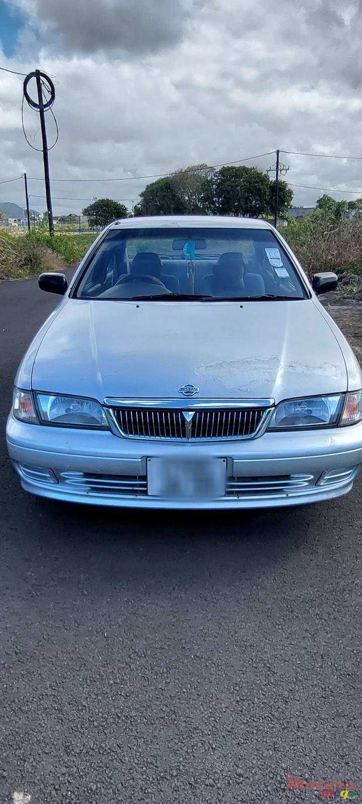 1999' Nissan Sunny B14 Elegance photo #1