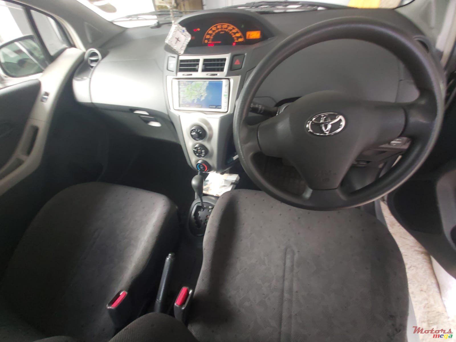 2007' Toyota Vitz Non photo #3