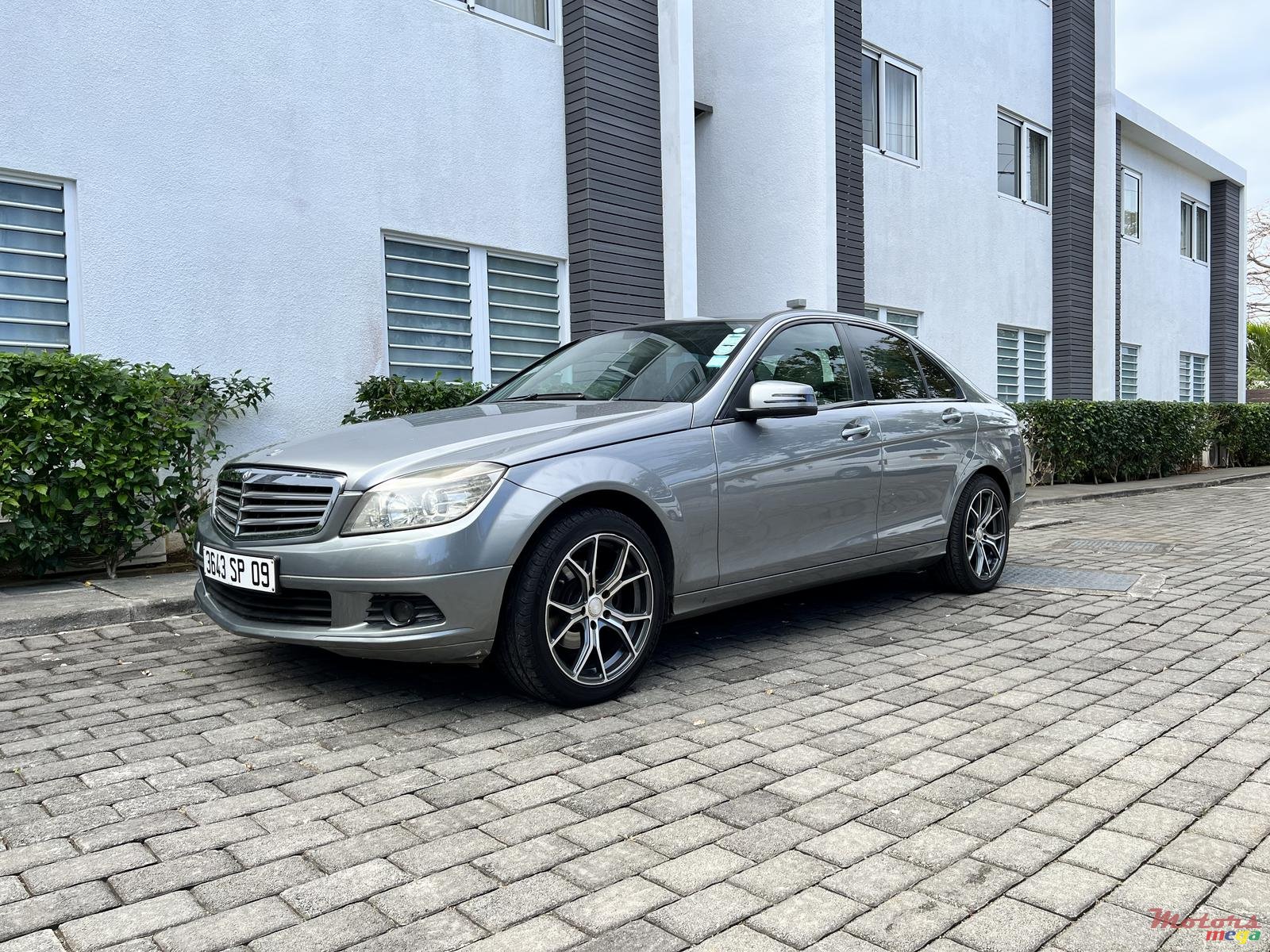 2009' Mercedes-Benz photo #4