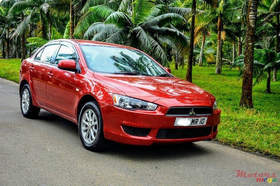 2010' Mitsubishi Lancer EX photo #2