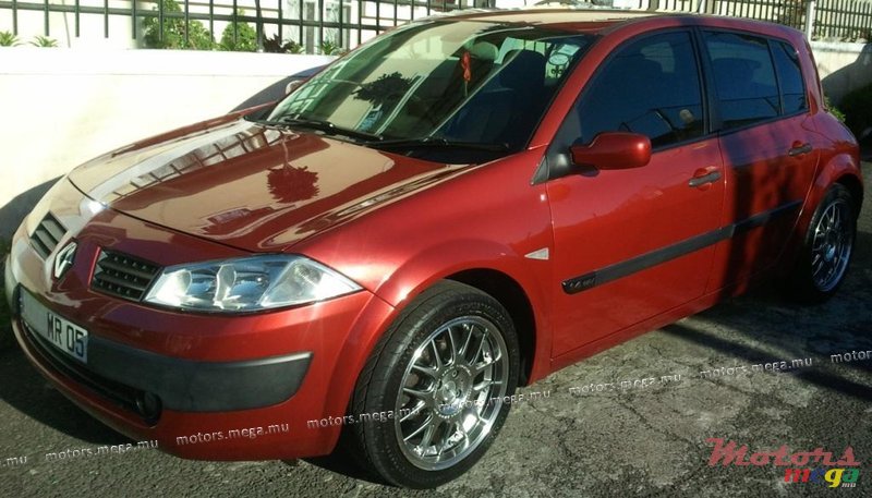 2005' Renault Megane photo #1