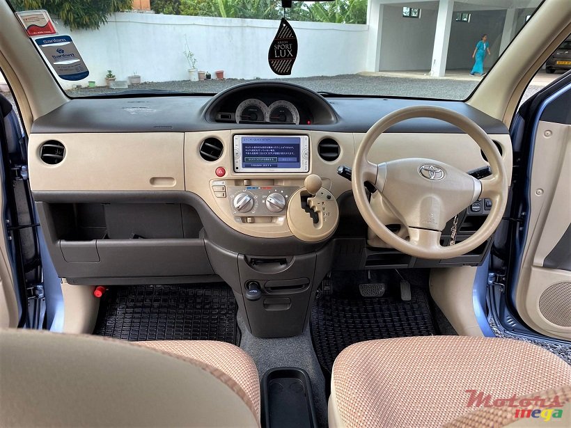 2012' Toyota Sienta Auto 1.5L JAPAN photo #3