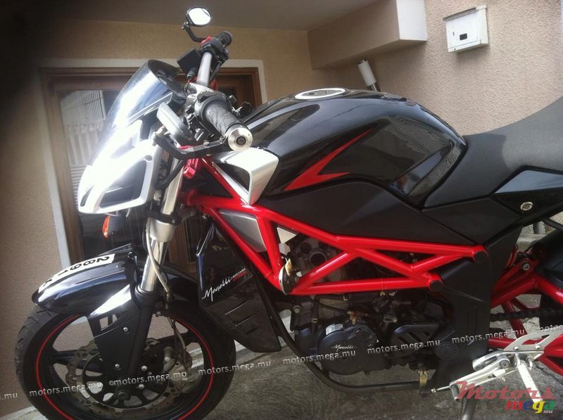 2012' Aprilia Megelli 250cc photo #1