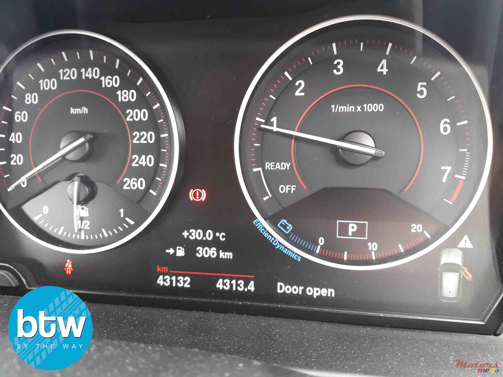 2017' BMW 1 Series 118i M photo #6