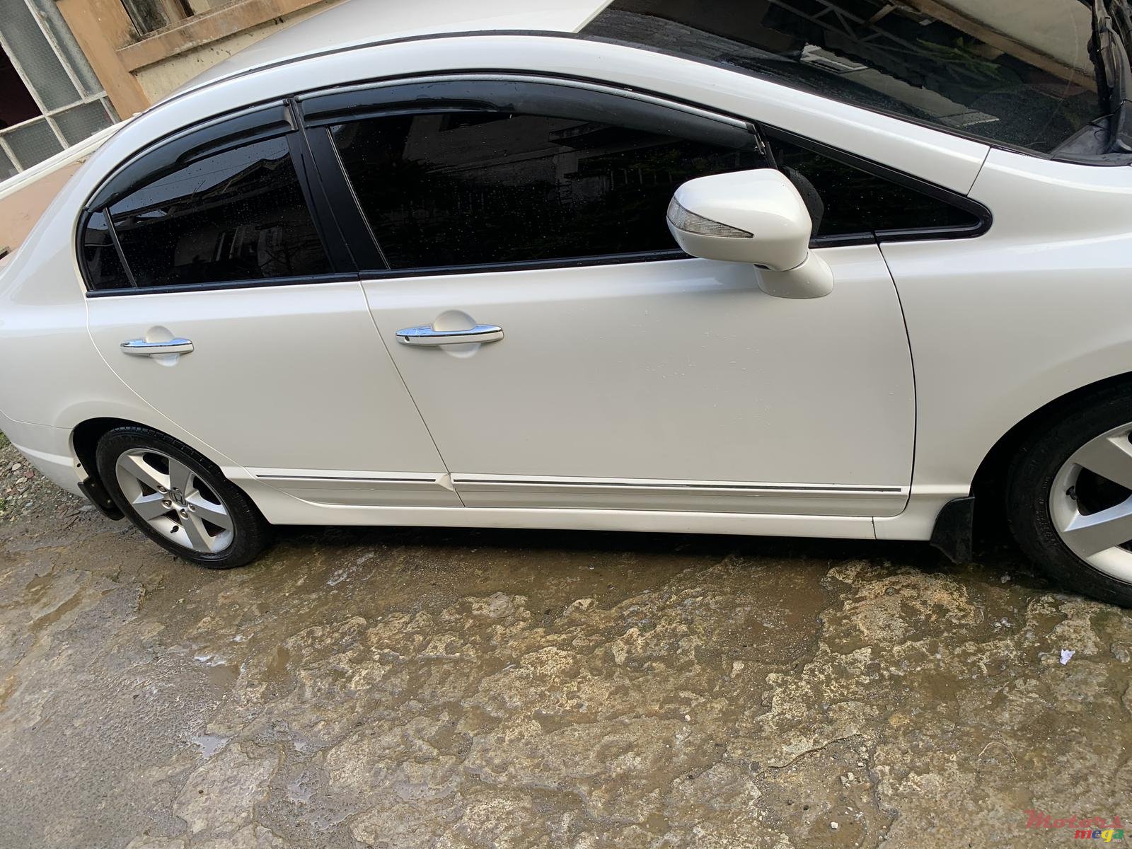 2010' Honda Civic photo #3