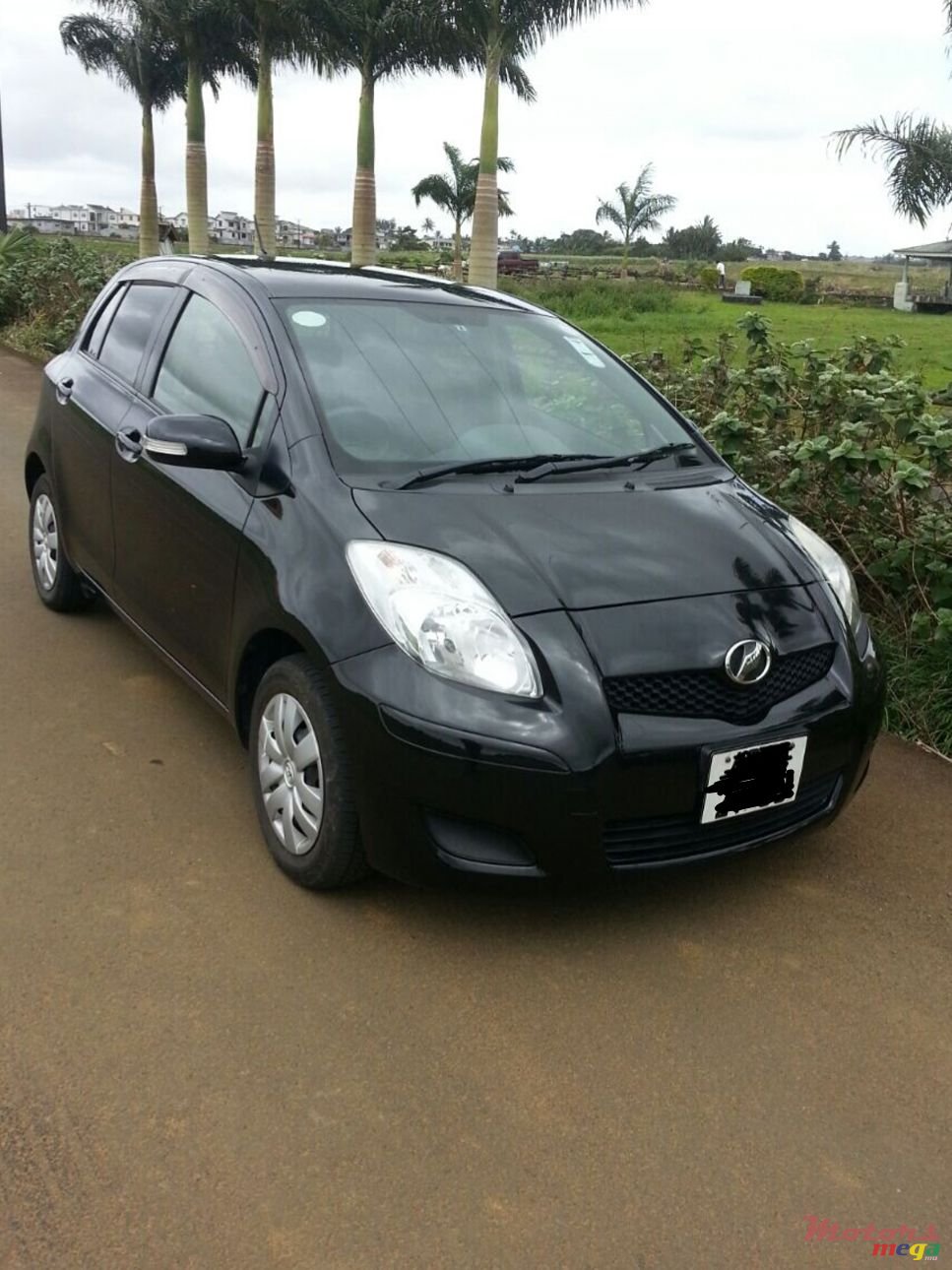 2010' Toyota Vitz photo #1