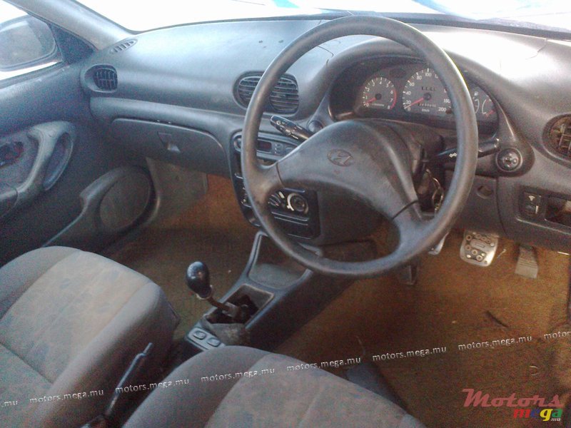 1995' Hyundai Accent photo #1