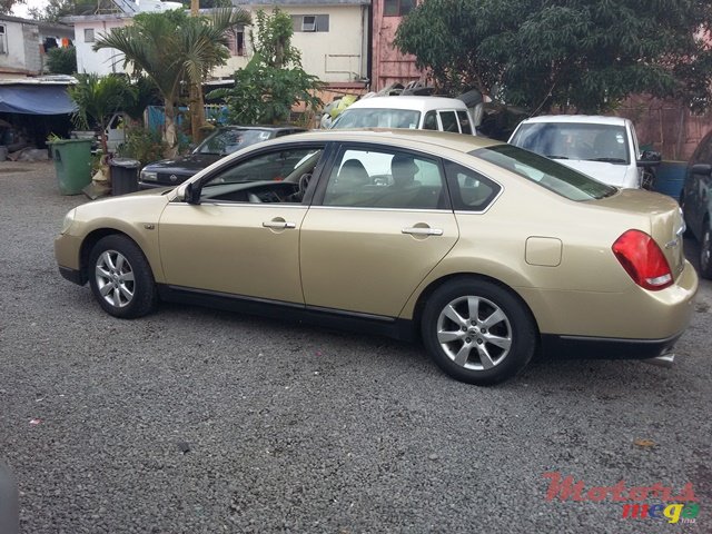 2004' Nissan Cefiro photo #4