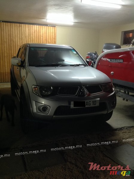 2010' Mitsubishi Triton photo #1