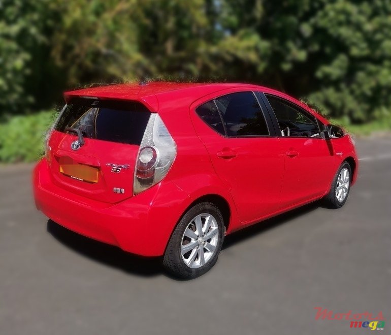 2013' Toyota Aqua photo #1