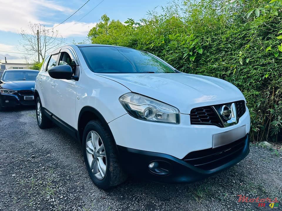 2013' Nissan Qashqai+2 1.6l MANUAL photo #1