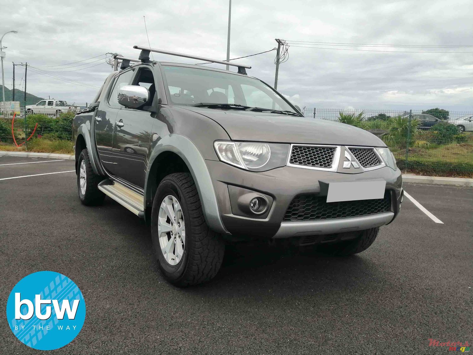 2011' Mitsubishi L 200 Sportero 4X4 photo #1