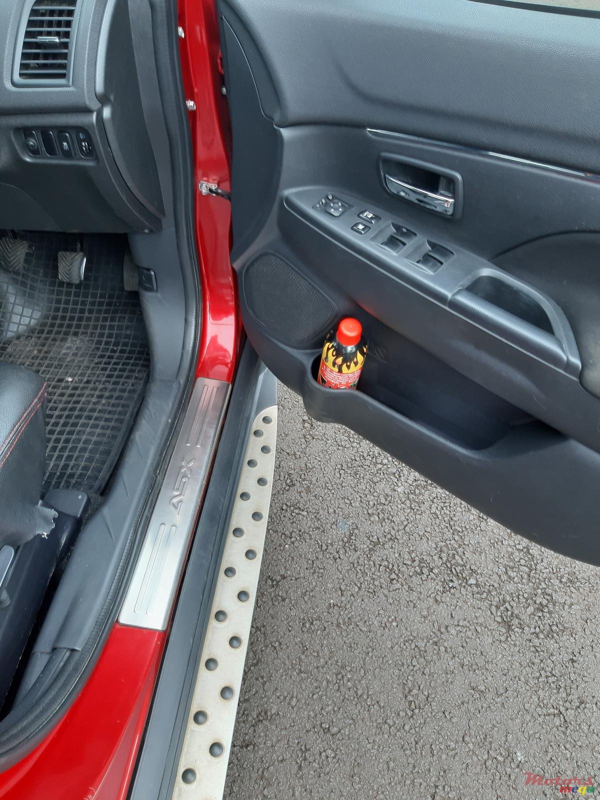 2015' Mitsubishi ASX photo #6