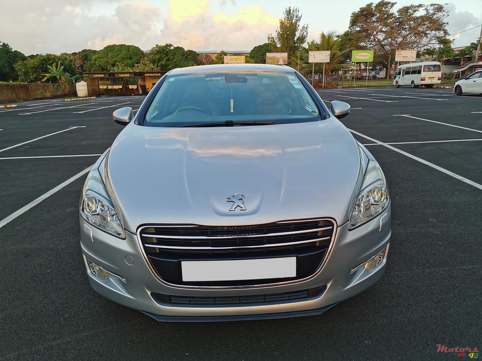 2012' Peugeot 508 Allure photo #3