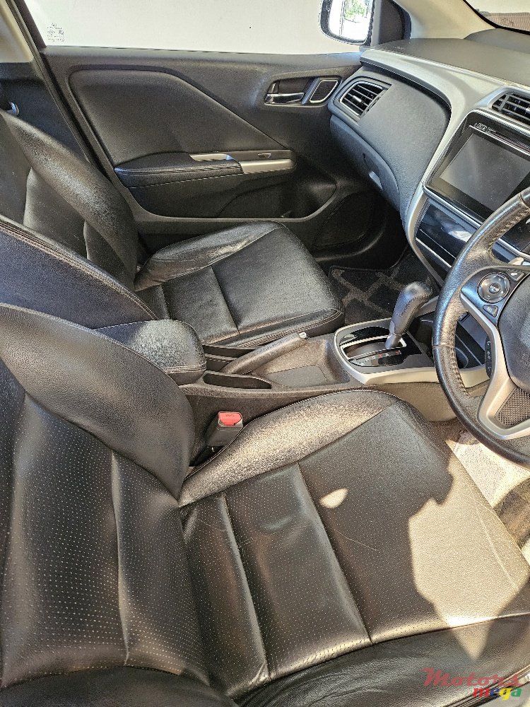 2019' Honda Ballade Executive photo #4