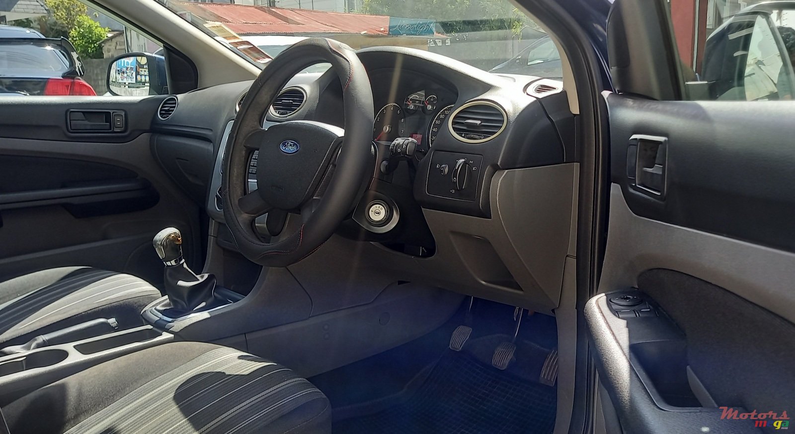 2012' Ford Focus photo #5