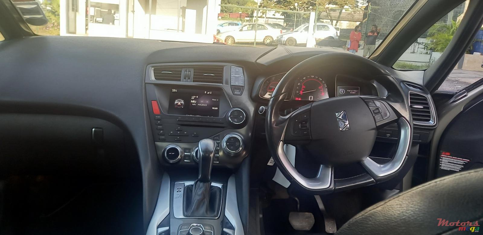 2014' Citroen DS5 photo #6