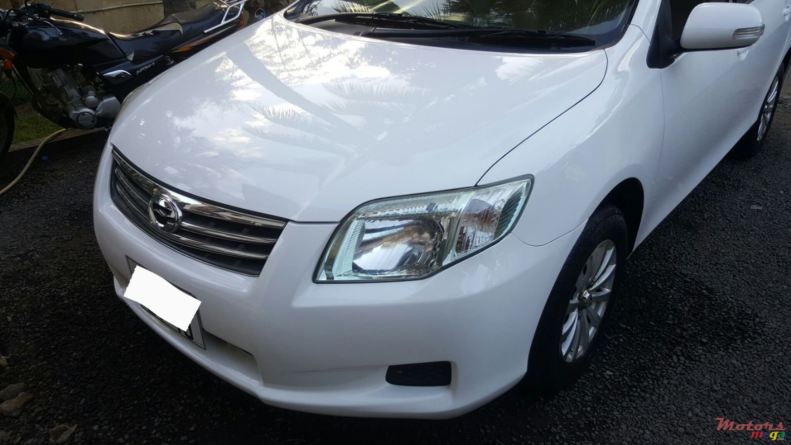 2010' Toyota Axio photo #2