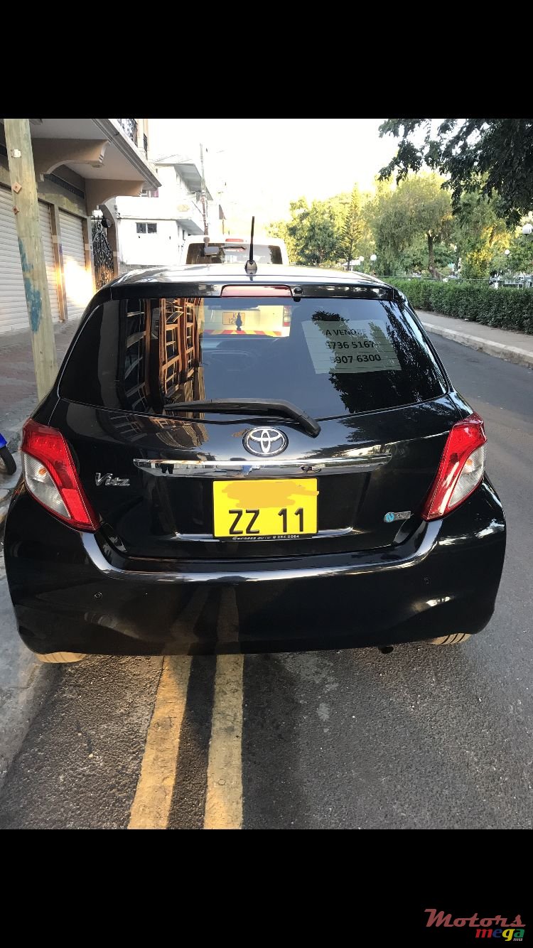 2011' Toyota Vitz photo #6