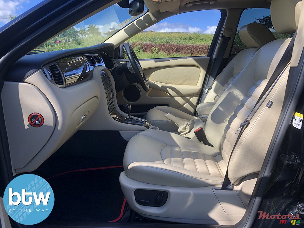 2009' Jaguar X-Type photo #5