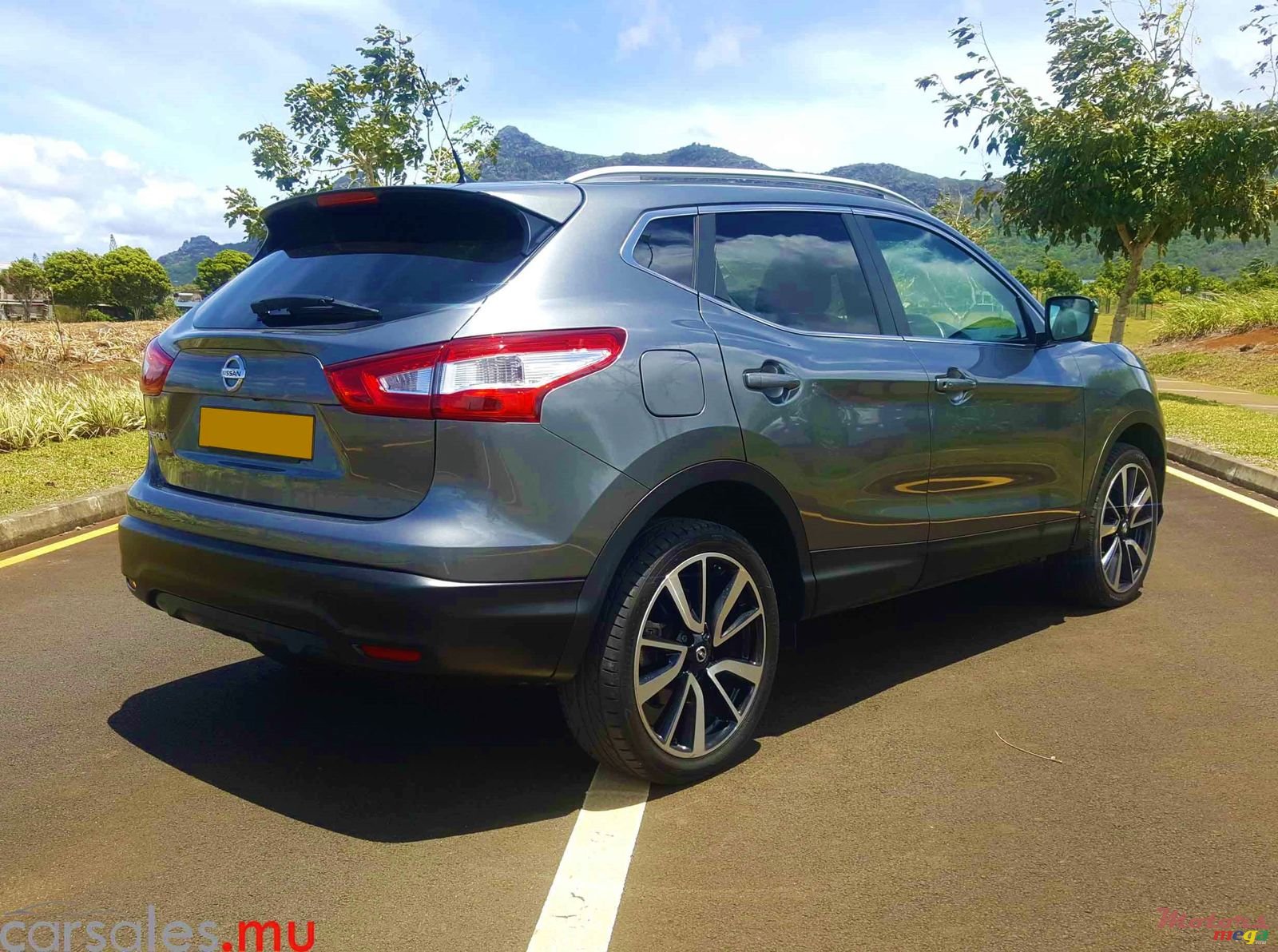 2015' Nissan Qashqai 1.6 dci Tekna photo #3