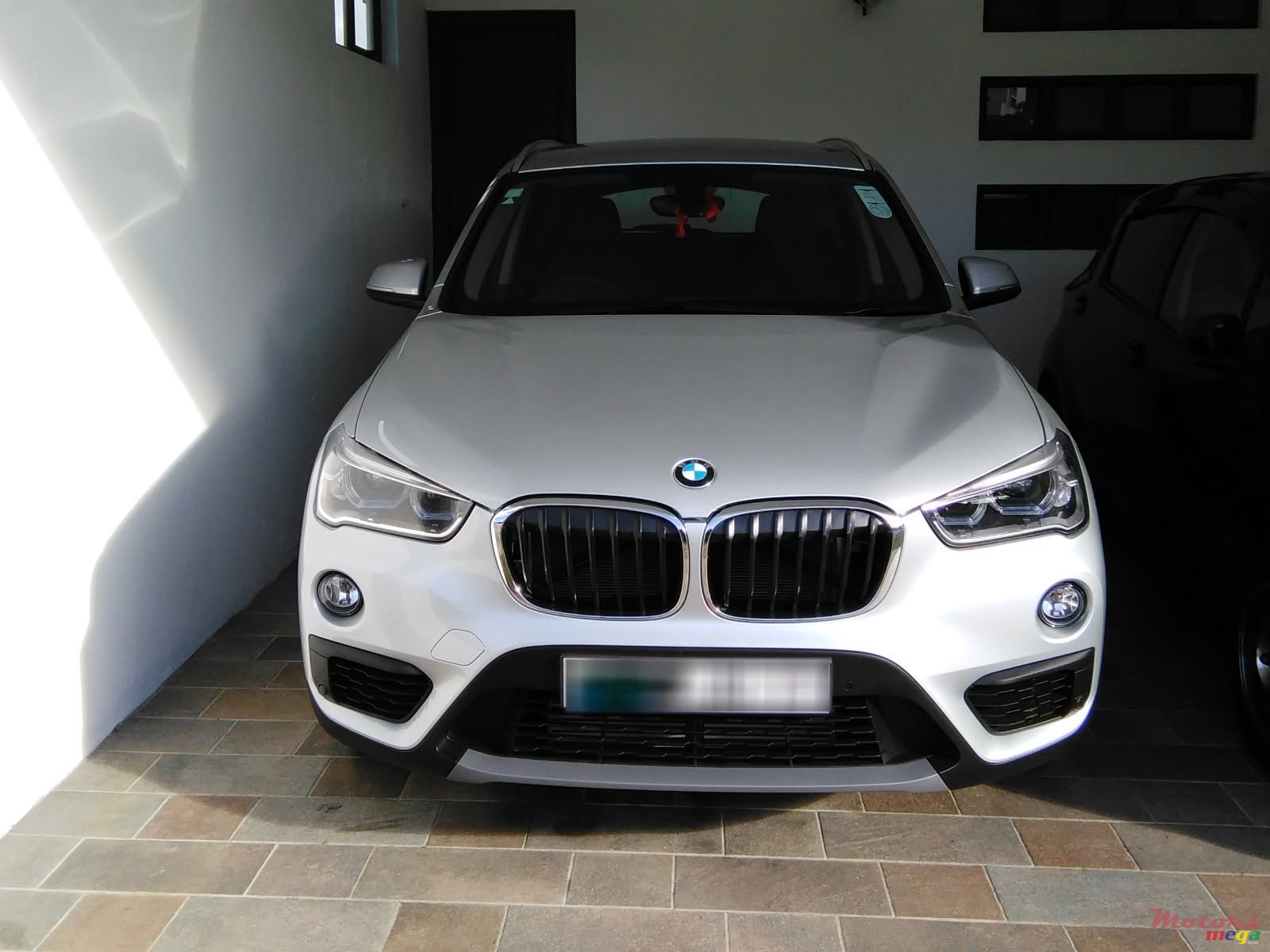 2017' BMW X1 Sdrive18i photo #2