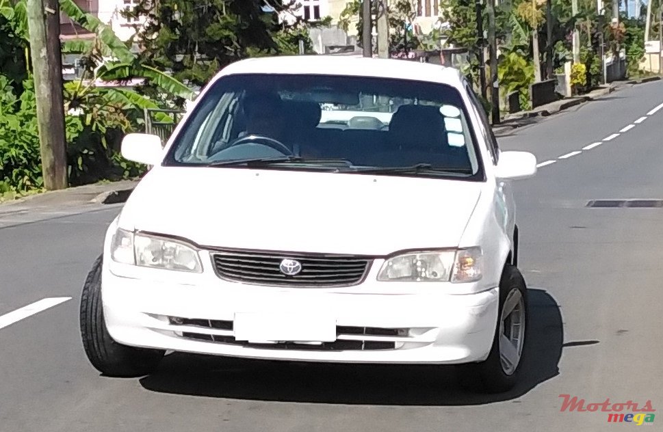 2000' Toyota Corolla photo #2