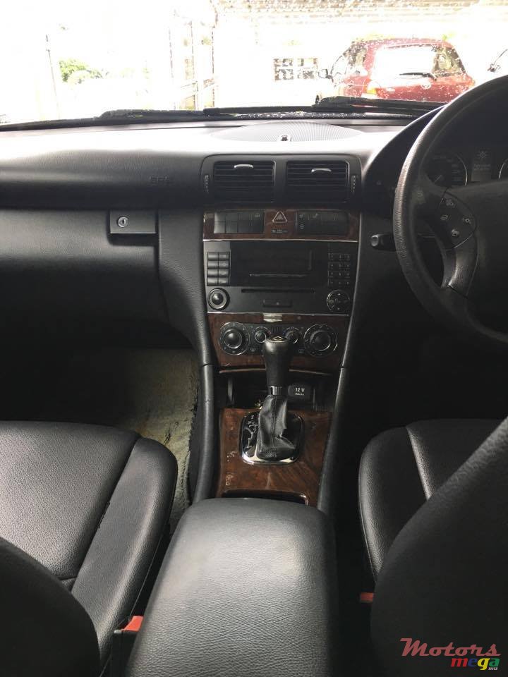 2007' Mercedes-Benz C-Class photo #5