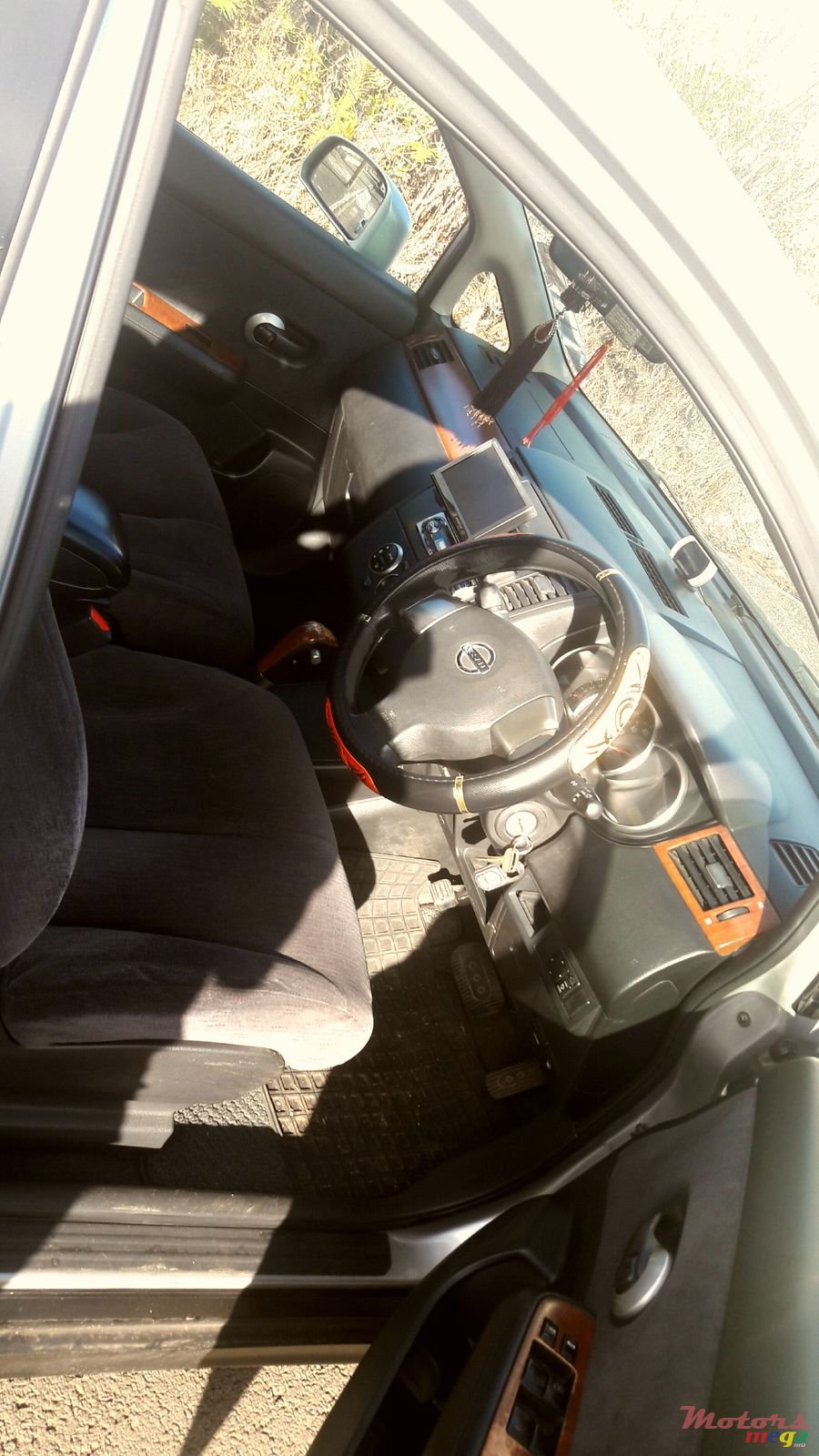 2004' Nissan Tiida photo #4