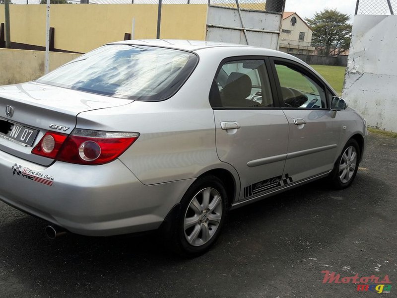 2007' Honda City photo #4