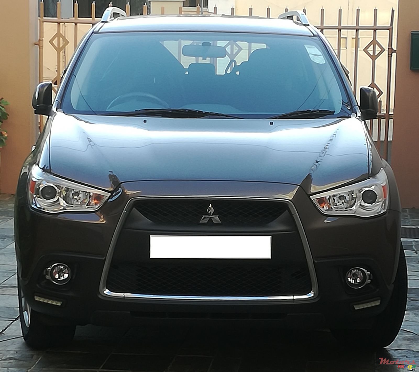 2012' Mitsubishi ASX photo #1