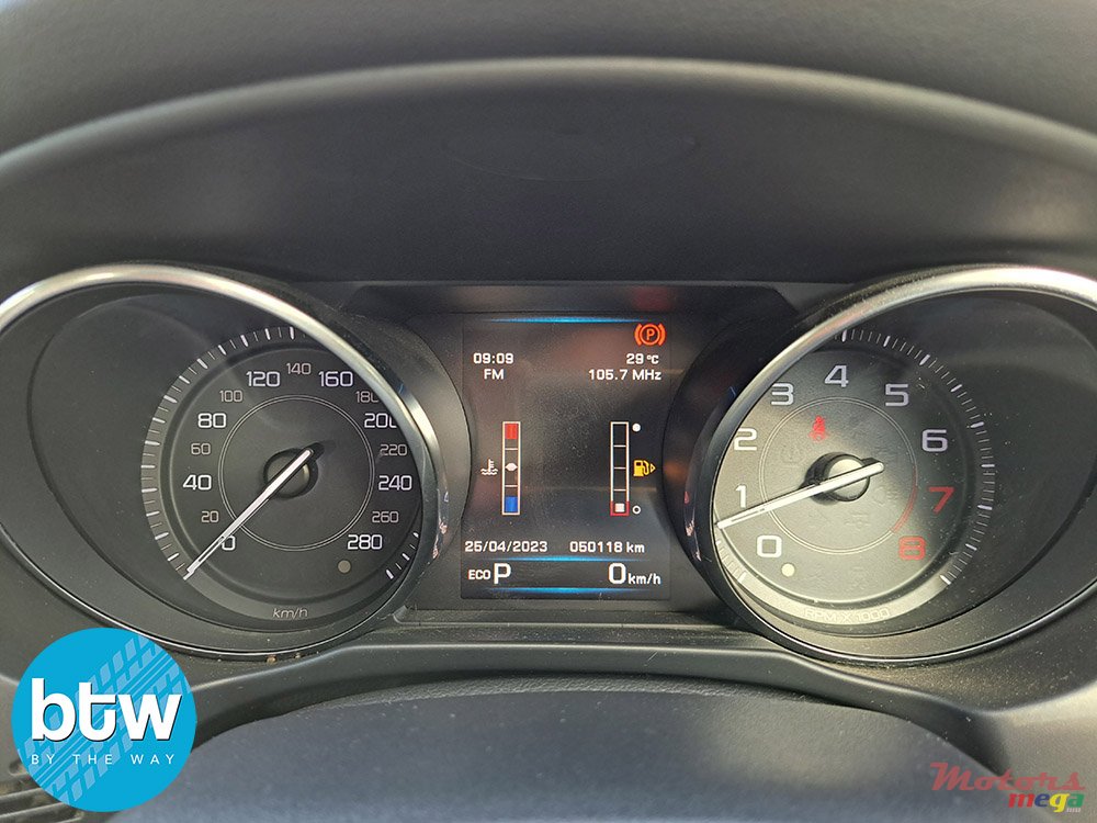 2016' Jaguar XE photo #7