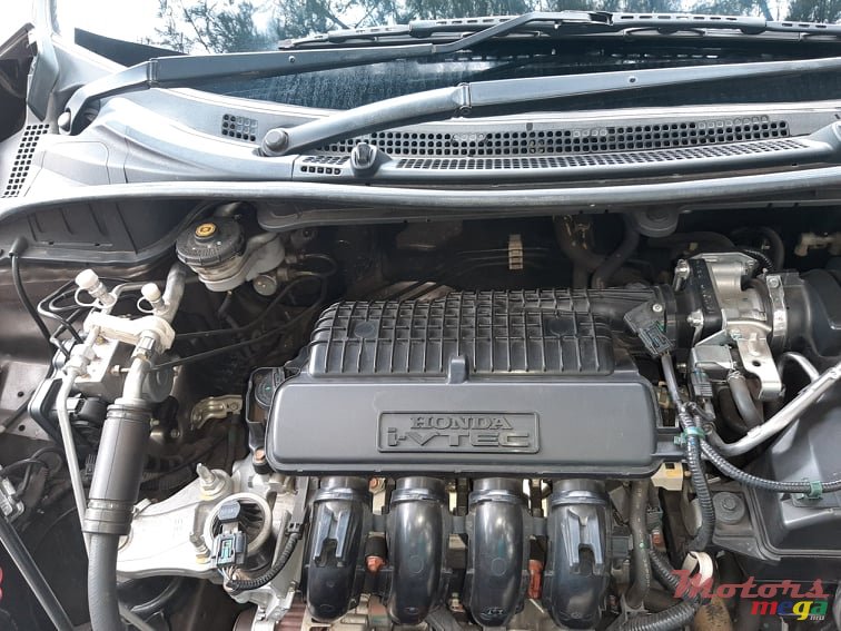 2015' Honda Ballade photo #7