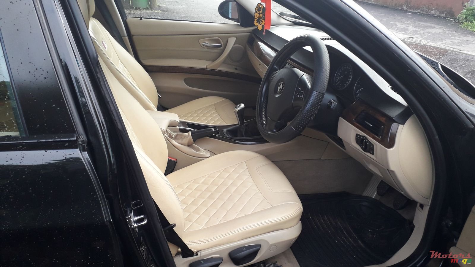 2005' BMW 320 Manual with Pte No. photo #3