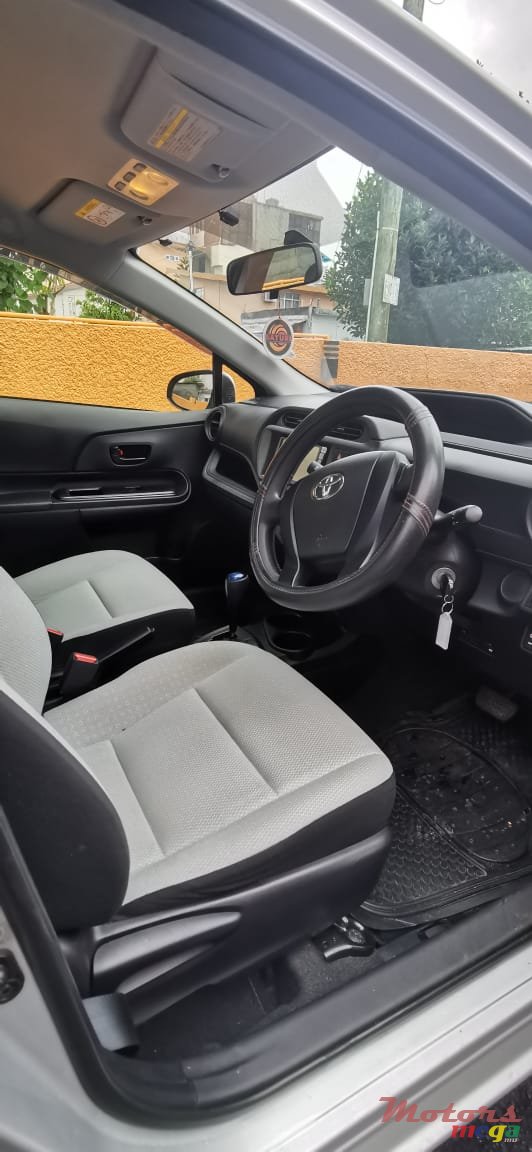 2016' Toyota Aqua photo #3