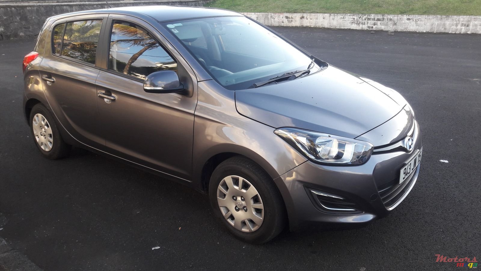 2015' Hyundai i20 Hatchback photo #3
