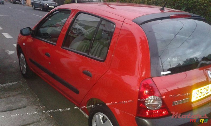 2006' Renault Clio photo #3