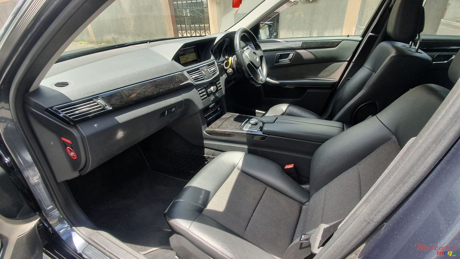 2012' Mercedes-Benz E250 AMG Pack photo #7