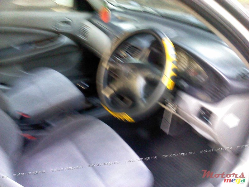 2001' Nissan N16 photo #2