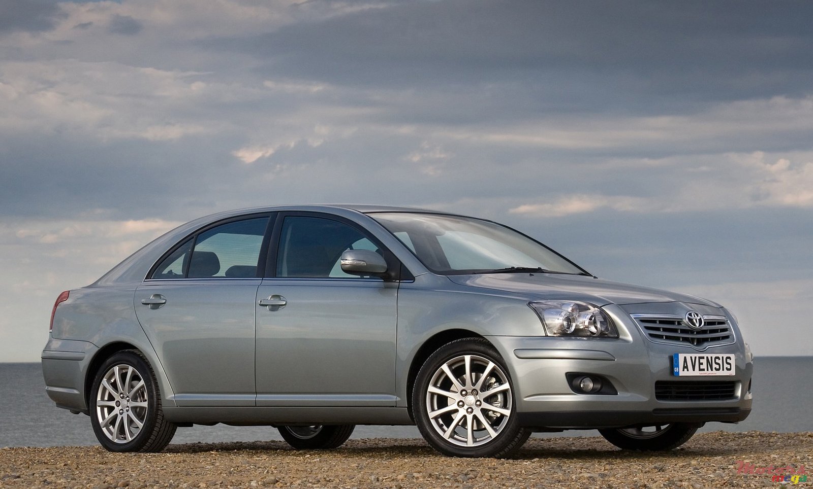 2008' Toyota Avensis photo #1