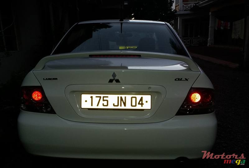 2004' Mitsubishi Lancer GLX photo #6