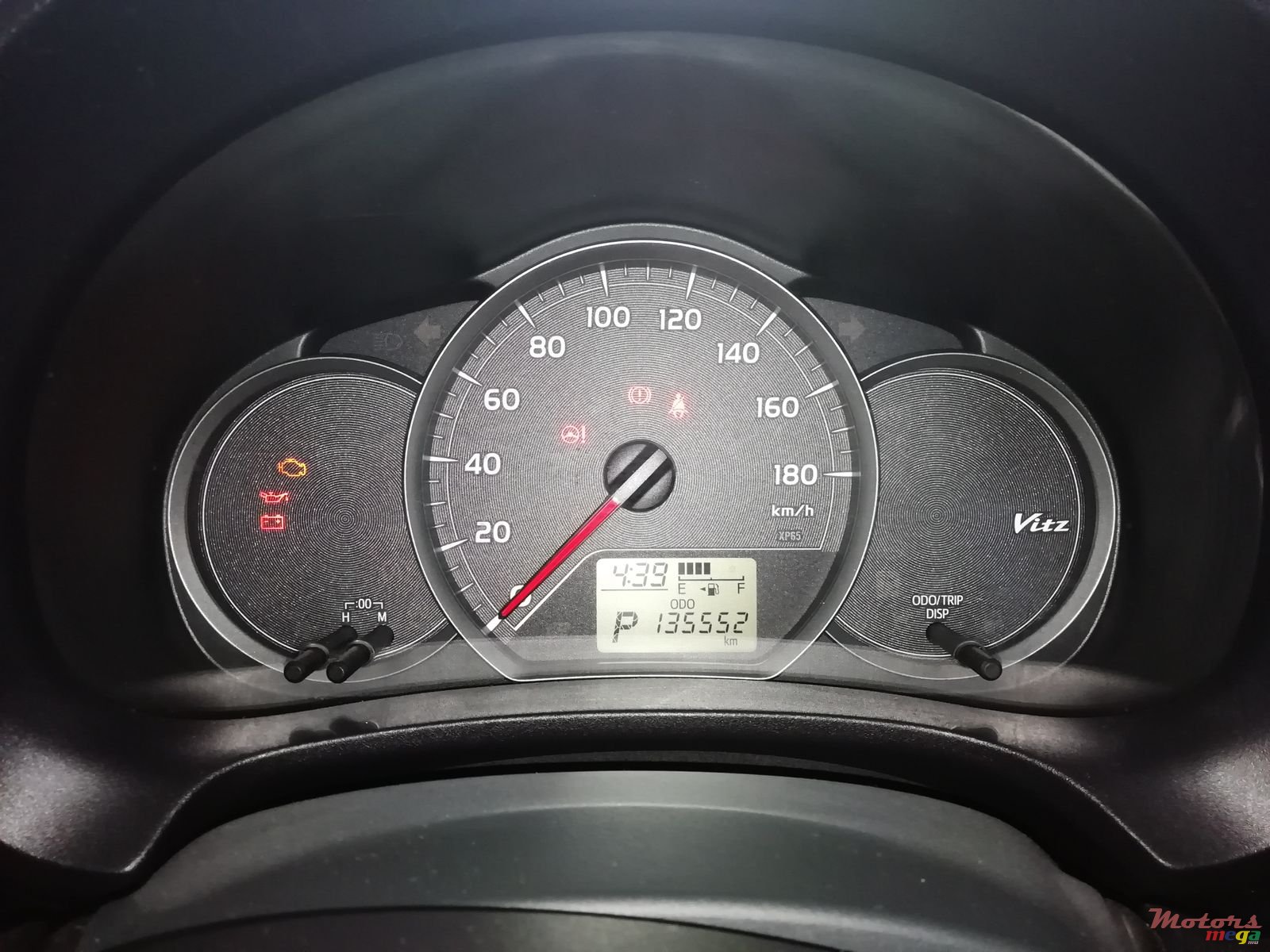 2012' Toyota Vitz photo #2