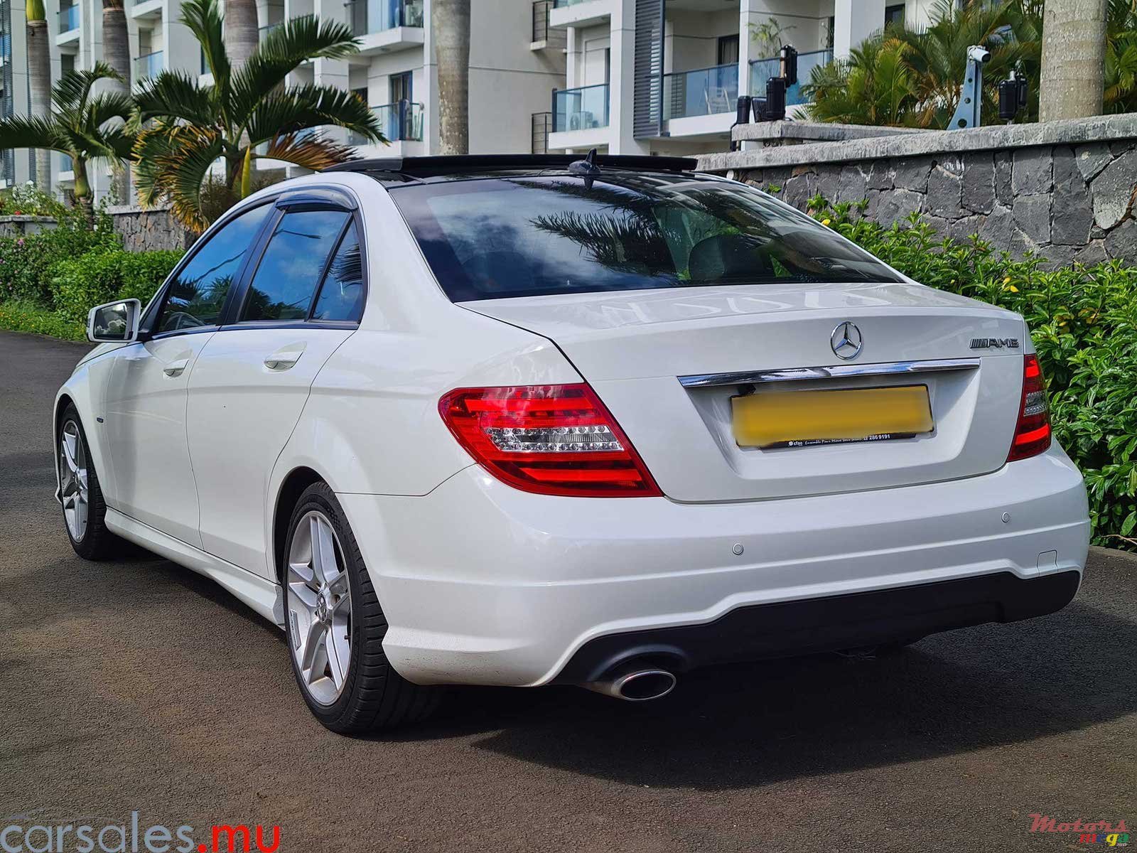2011' Mercedes-Benz C 180 AMG photo #3